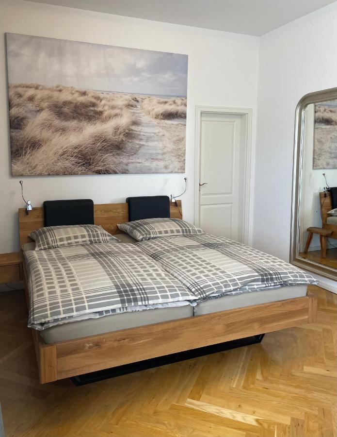 Helle Terrassenwohnung In Traumlage Von Appartement